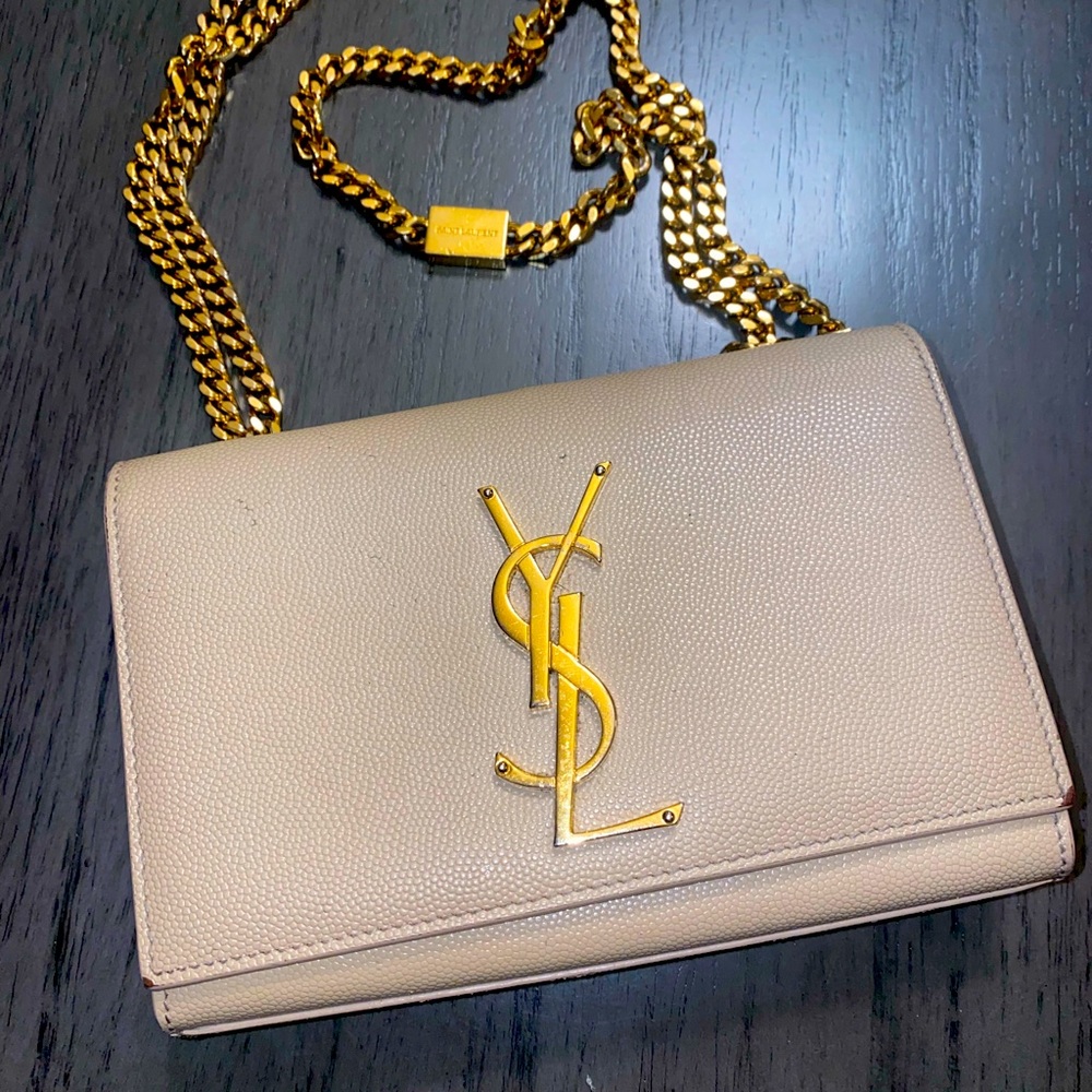 Small chain cross body bag